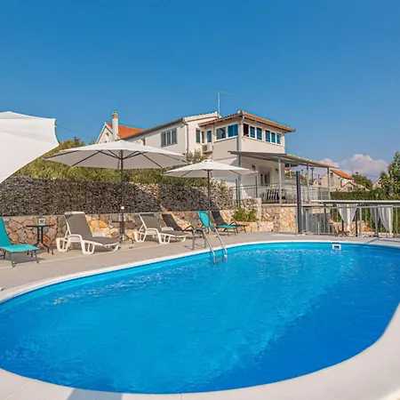 House Veronika